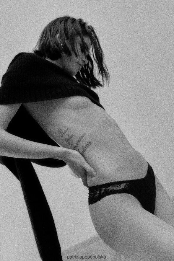 strój Patrizia Pepe Nero kobiety Majtki z elastycznej satyny i koronki 866488592