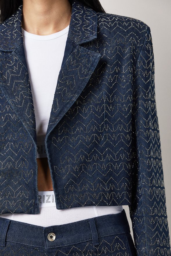 strój Patrizia Pepe Pranie strasu z monogramem kobiety przycięta kurtka dżinsowa 866488393